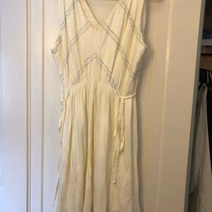 Synergy XL dress, cream with chic threaded detail